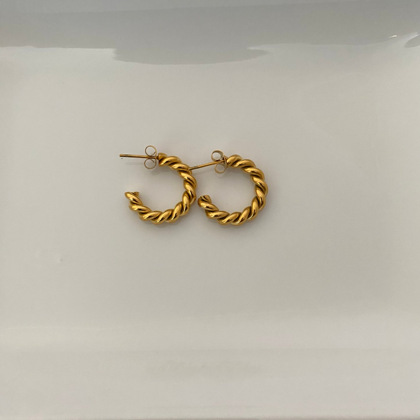 VERO mini twisted hoops