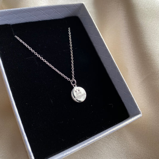 SHE CONQUERS Mini -Silver