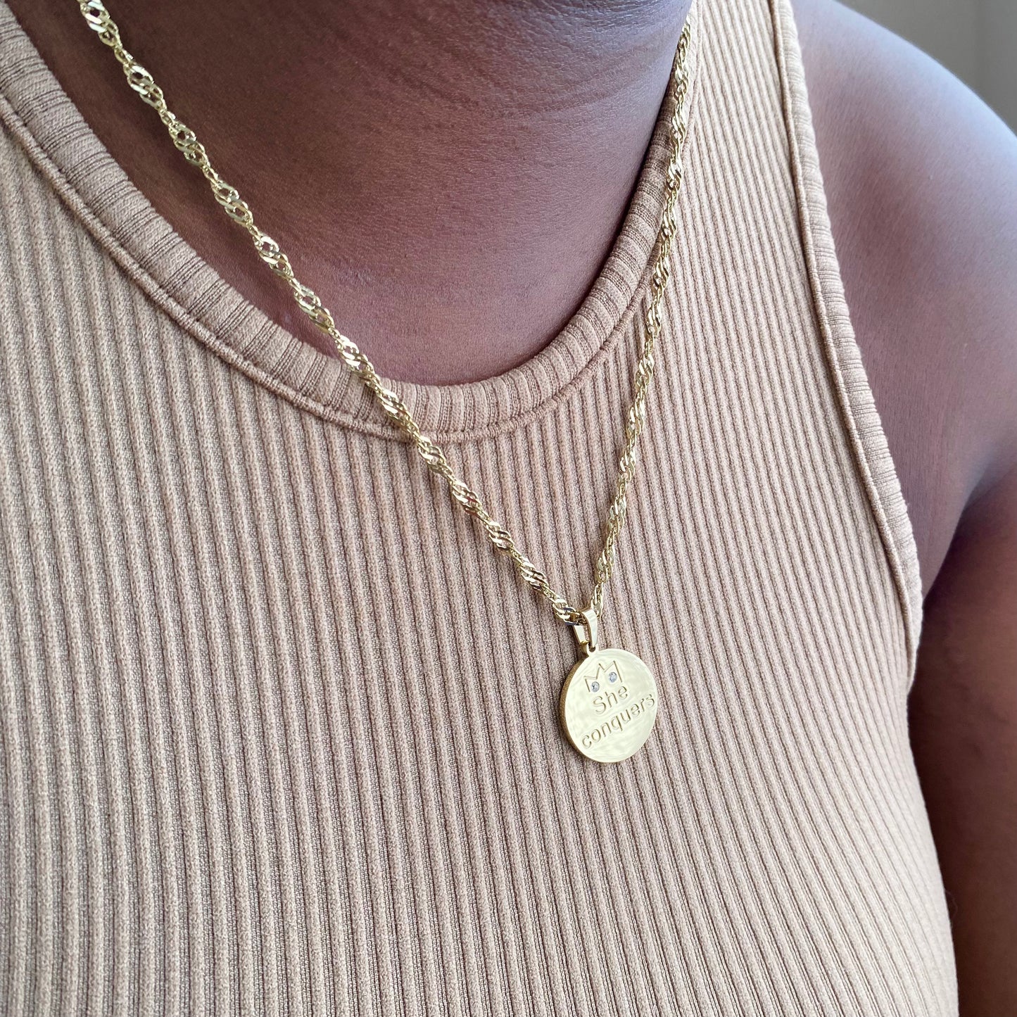 SHE CONQUERS Necklace